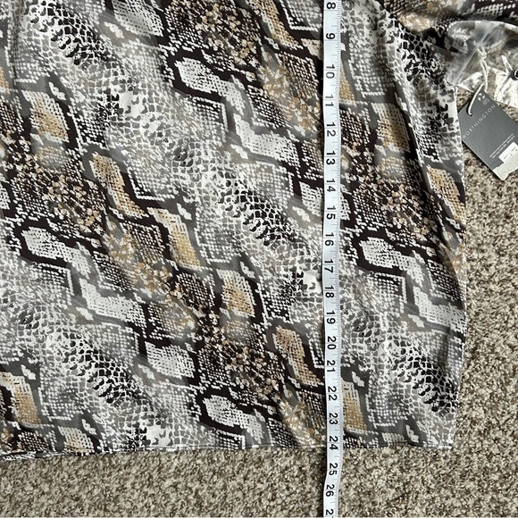 🦋 NWT Worthington Round Neck Short Sleeve Blouse Snakeskin Casual Large - Picture 7 of 7